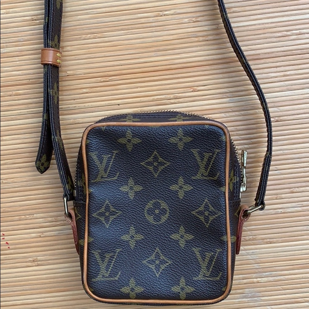 Louis Vuitton Vintage Mini Cossbody Pouch